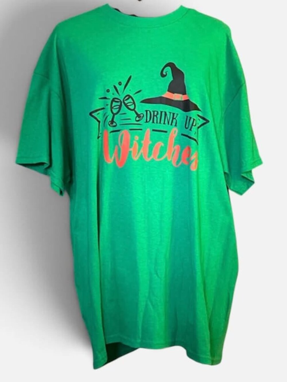 Gildan Crewneck Green Halloween Themed T-shirt "Drink Up Bitches" Size XL NWOT